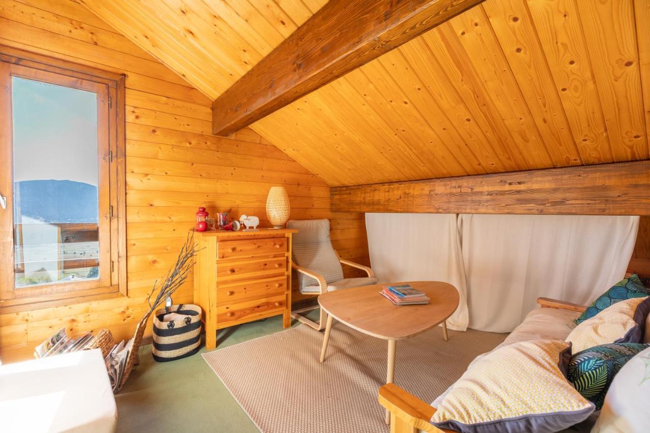 Chalet Les Tilleuls - Jolie Vue Montagne Et Lac Les Angles  Exterior foto